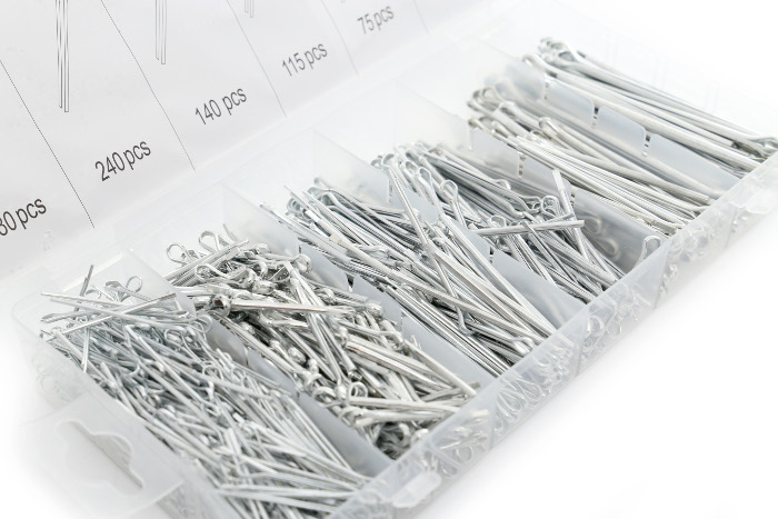 ravni varnostni zatiči